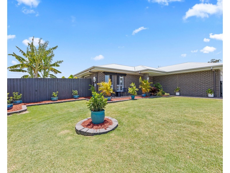184 Ibis Blvd, Eli Waters QLD 4655