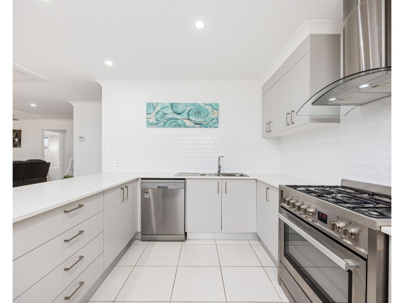 184 Ibis Blvd, Eli Waters QLD 4655