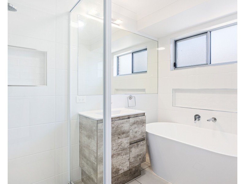 184 Ibis Blvd, Eli Waters QLD 4655