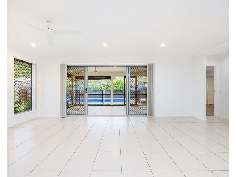 13 Mawson Court, Urraween QLD 4655