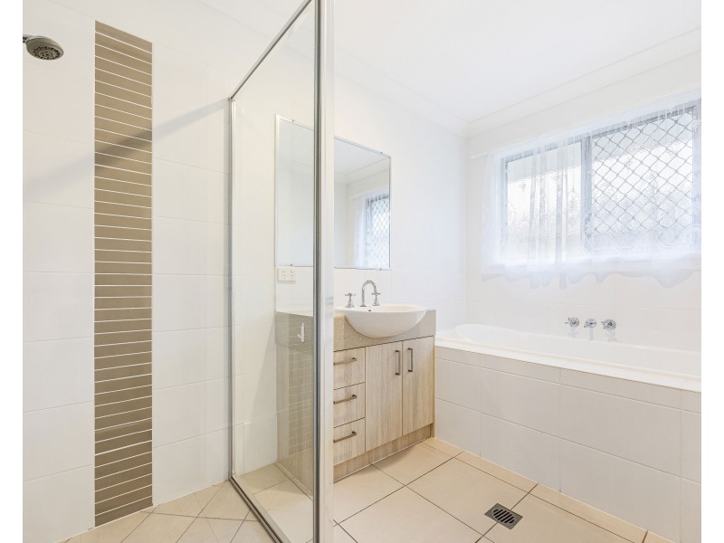 13 Mawson Court, Urraween QLD 4655