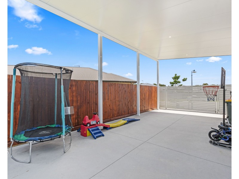 22 Coolamon Court, Urraween QLD 4655
