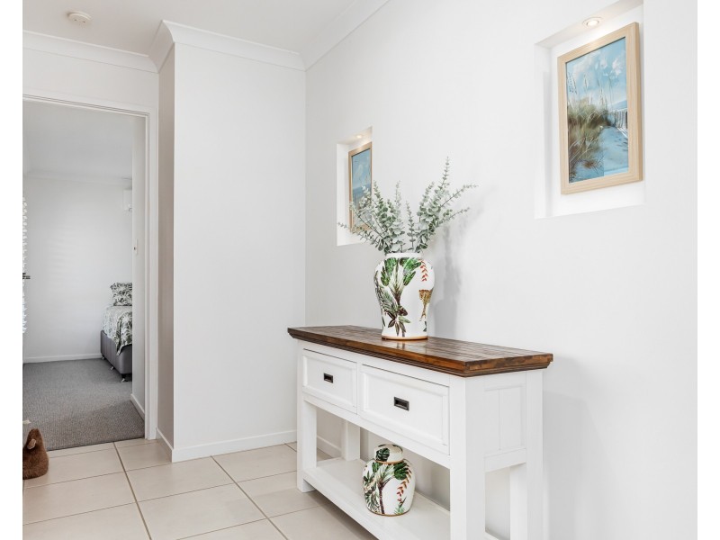 184 Ibis Blvd, Eli Waters QLD 4655