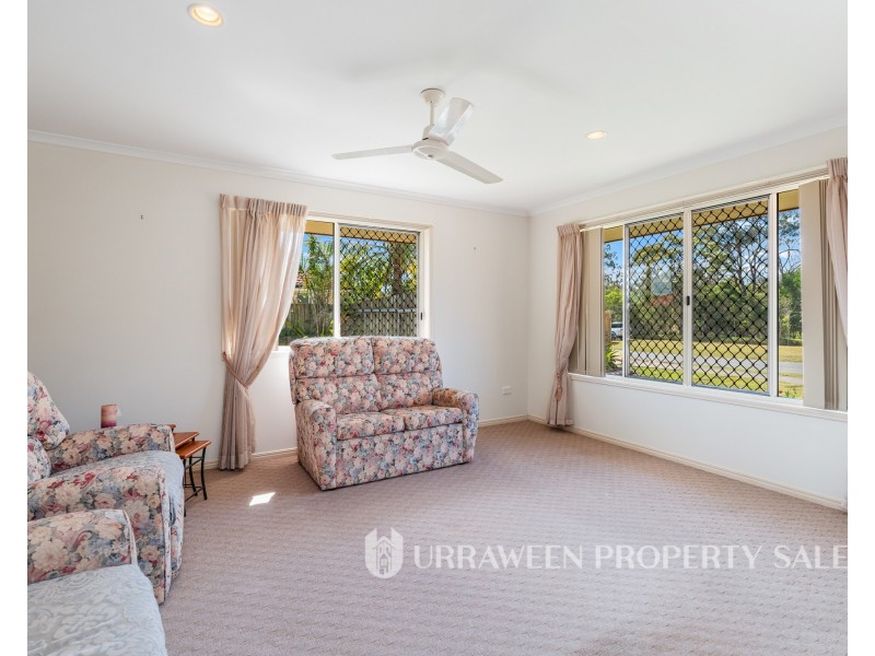 18  Emerald Park Way, Urangan QLD 4655