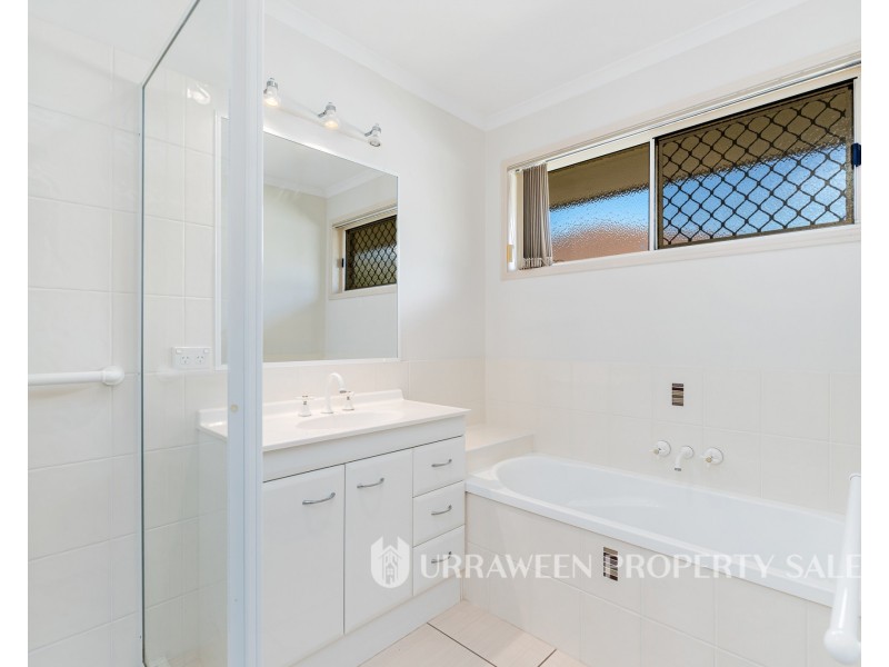 18  Emerald Park Way, Urangan QLD 4655