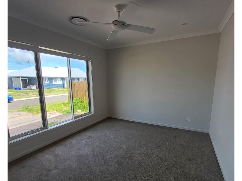 4 Quetta Close, Eli Waters QLD 4655