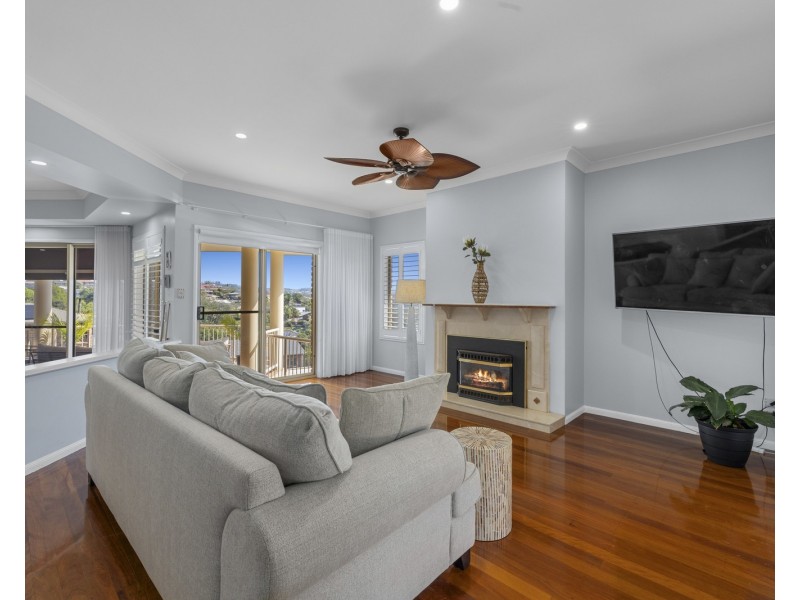 2 St Andrews Way, Banora Point NSW 2486