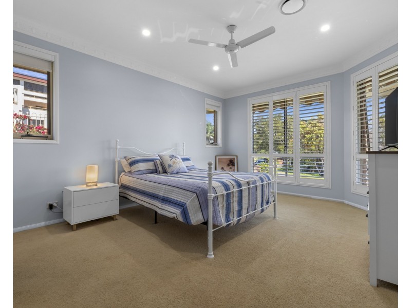 2 St Andrews Way, Banora Point NSW 2486