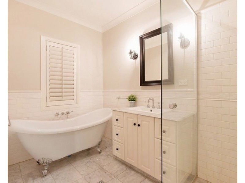 87 Bollard Circuit, Clear Island Waters QLD 4226