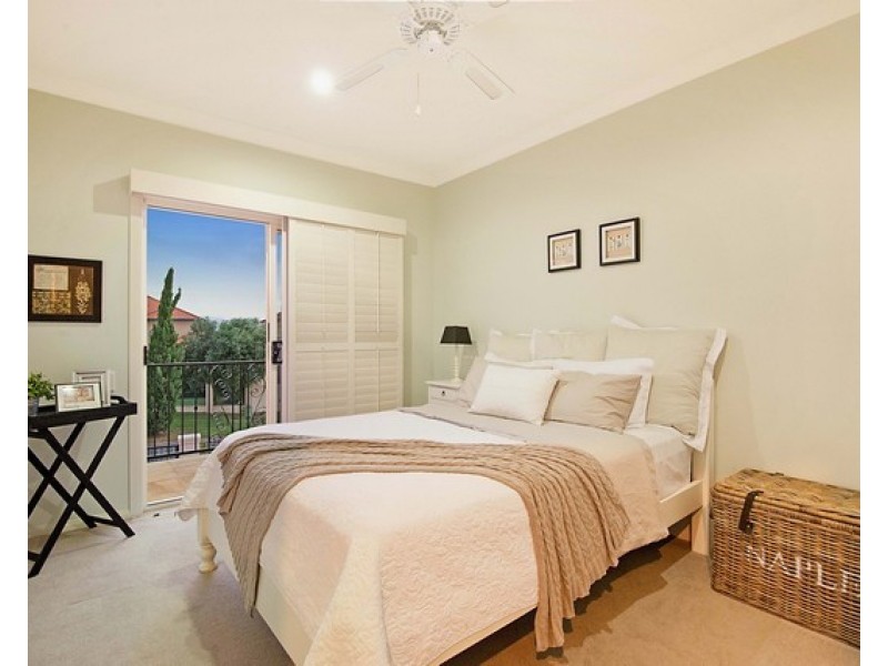 87 Bollard Circuit, Clear Island Waters QLD 4226