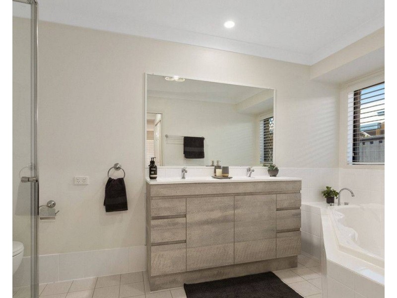 12 Franklin Street, Banora Point NSW 2486
