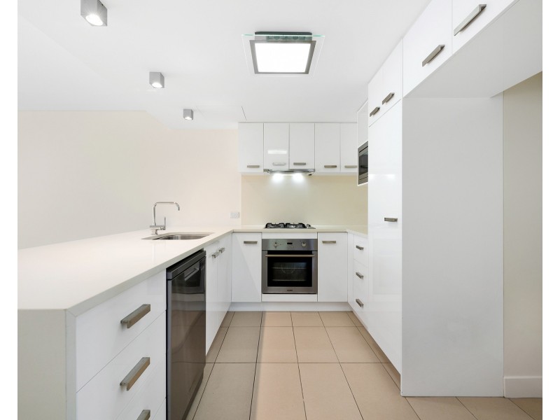 202/215 Boundary Street, Coolangatta QLD 4225