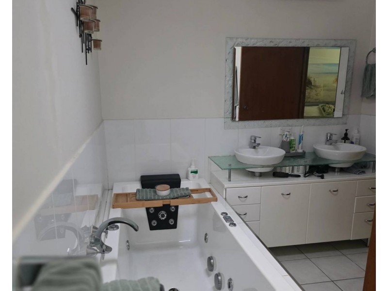 5 Adina Place, Banora Point NSW 2486