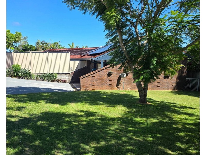5 Adina Place, Banora Point NSW 2486