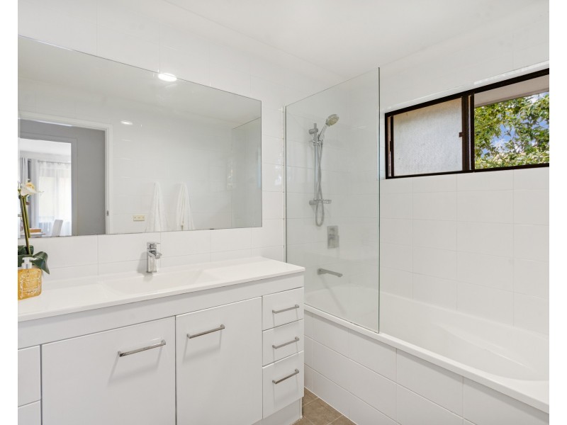 19 Durigan Place, Banora Point NSW 2486