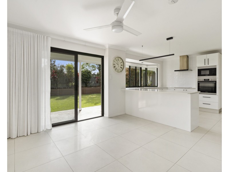 19 Elm Place, Banora Point NSW 2486