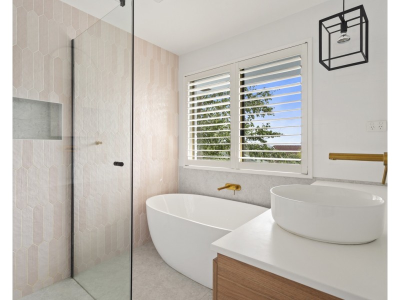 19 Elm Place, Banora Point NSW 2486