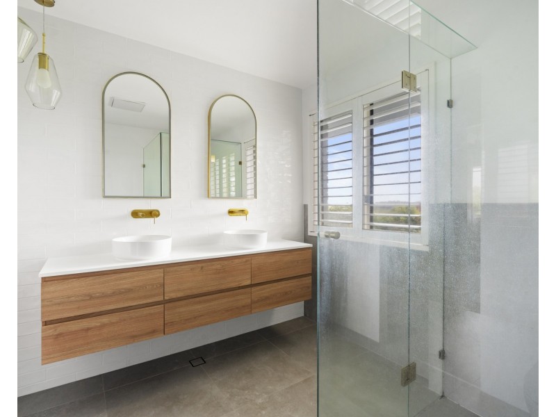 19 Elm Place, Banora Point NSW 2486