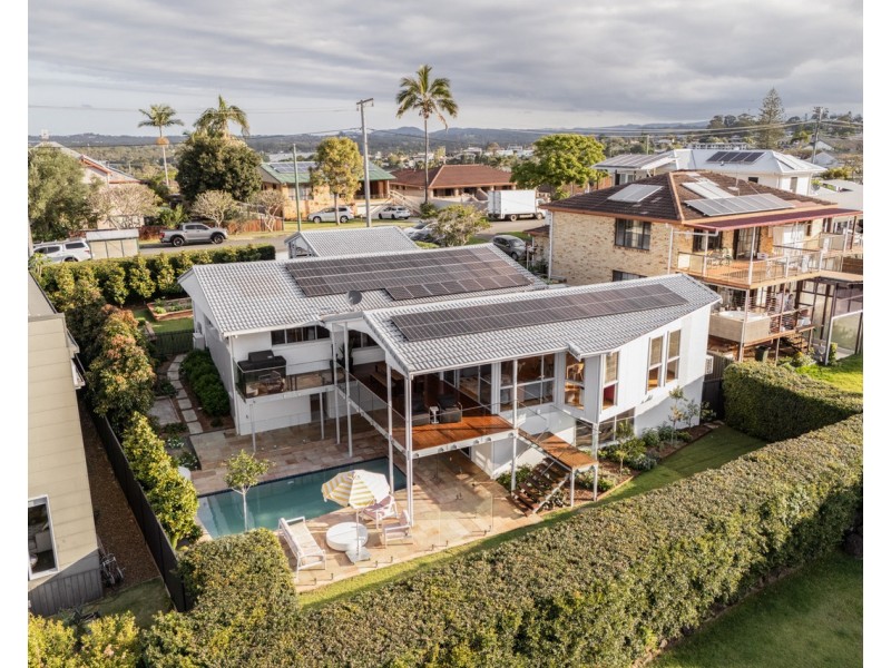 33 Oyster Point Road, Banora Point NSW 2486