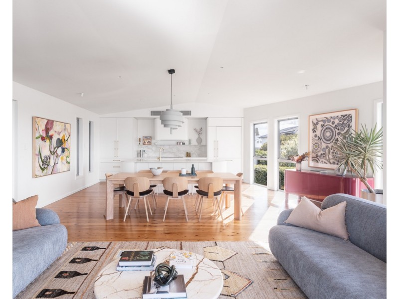 33 Oyster Point Road, Banora Point NSW 2486