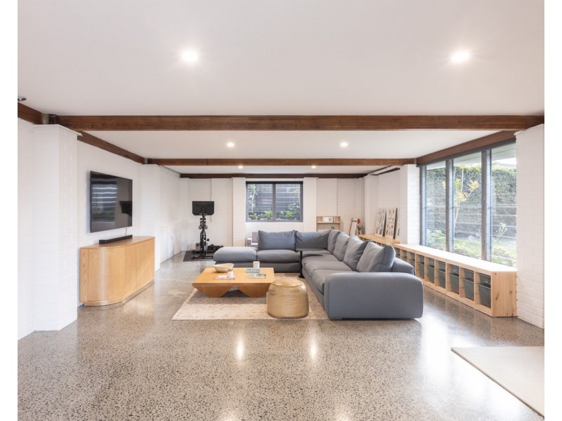 33 Oyster Point Road, Banora Point NSW 2486