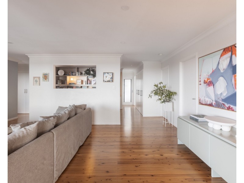 33 Oyster Point Road, Banora Point NSW 2486