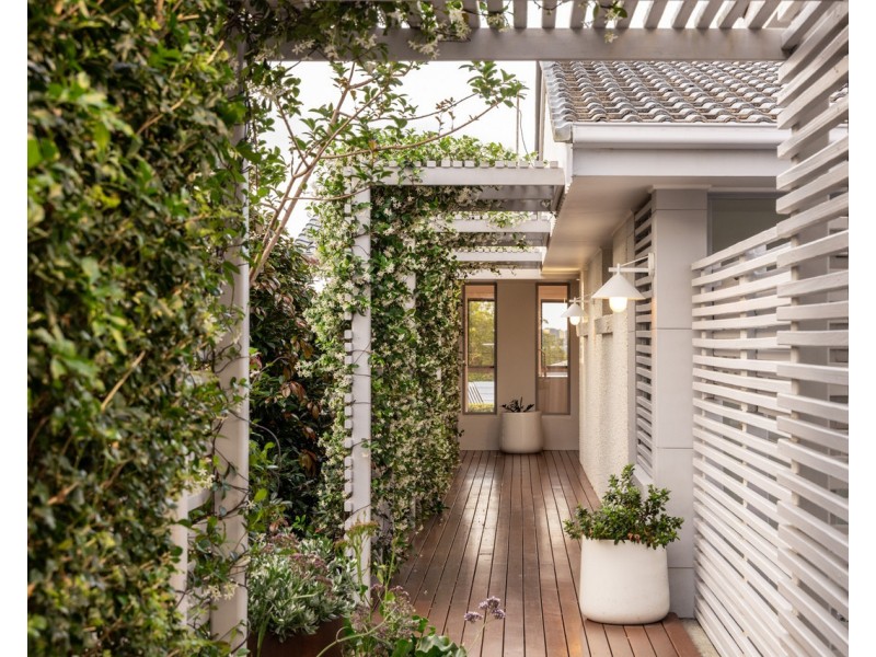 33 Oyster Point Road, Banora Point NSW 2486