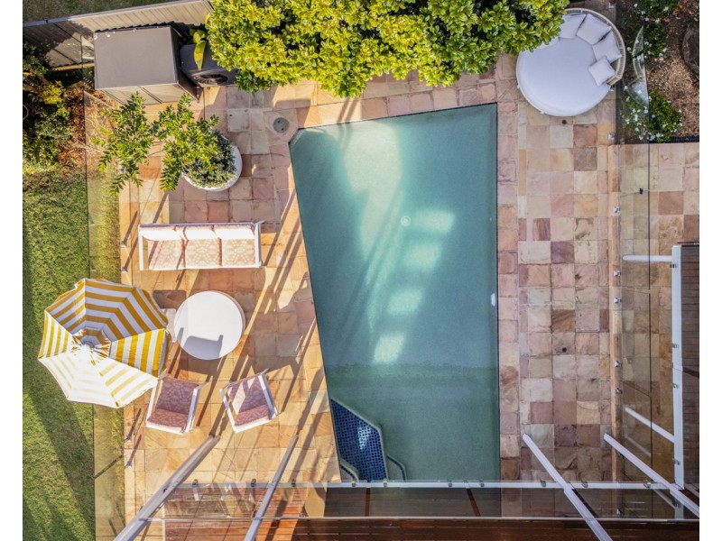 33 Oyster Point Road, Banora Point NSW 2486