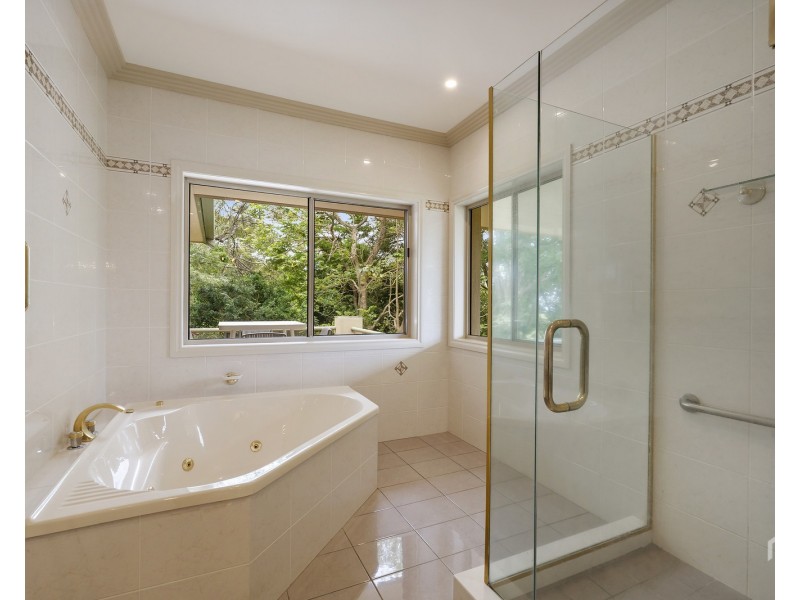 3 The Parapet, Banora Point NSW 2486