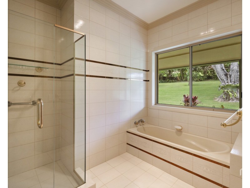 3 The Parapet, Banora Point NSW 2486