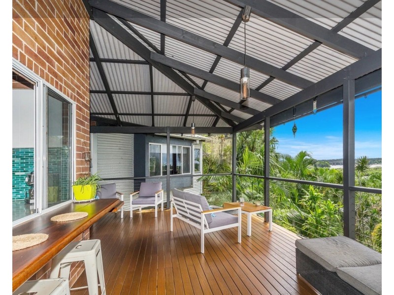 79 Bimbadeen Avenue, Banora Point NSW 2486