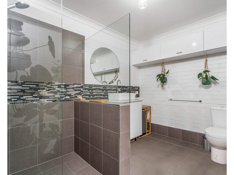 79 Bimbadeen Avenue, Banora Point NSW 2486