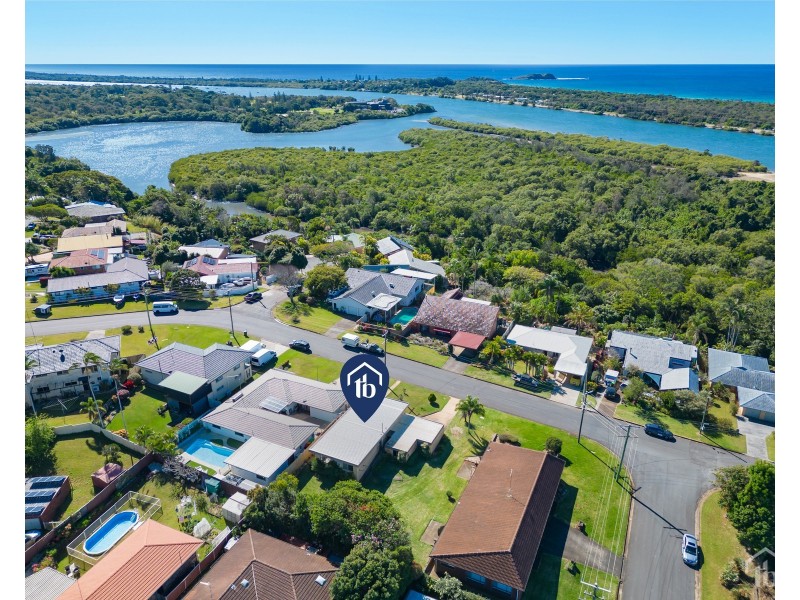 14 Hibiscus Parade, Banora Point NSW 2486