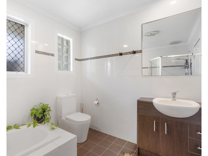 14 Laura Street, Banora Point NSW 2486