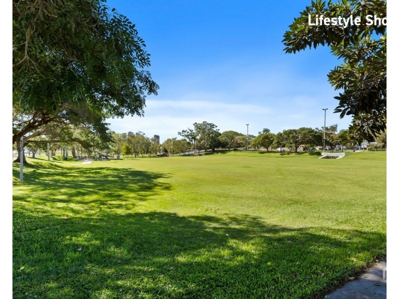 50 Melinda Street, Southport QLD 4215