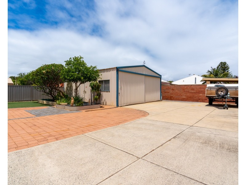 13 Waimea Road, Safety Bay WA 6169