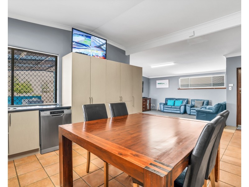 13 Waimea Road, Safety Bay WA 6169