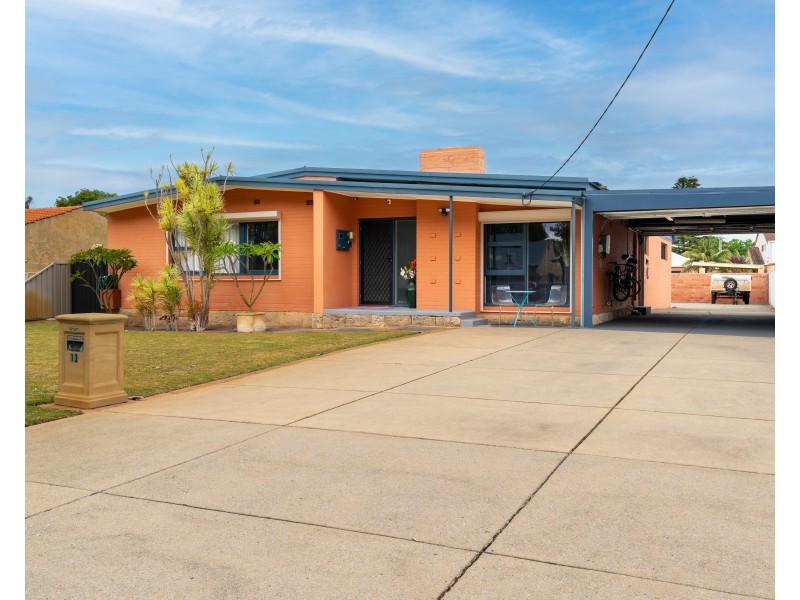13 Waimea Road, Safety Bay WA 6169