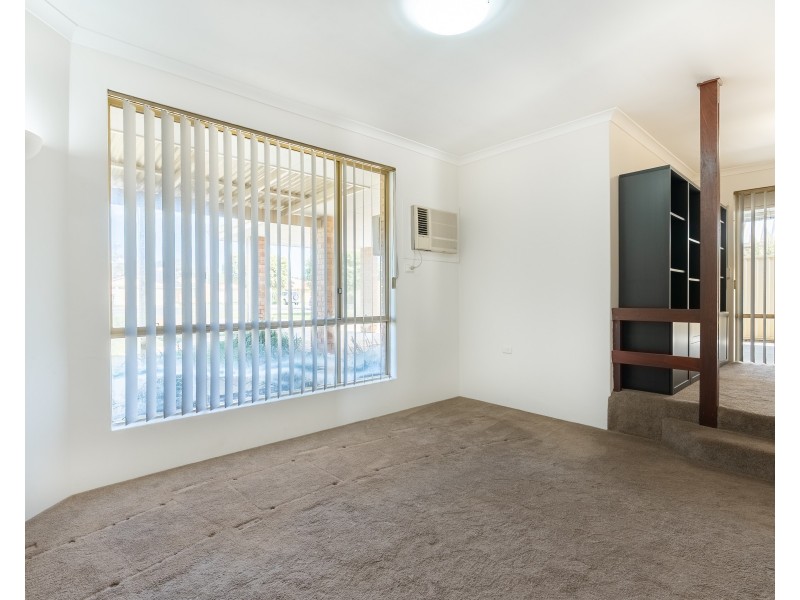 594 Safety Bay Rd, Waikiki WA 6169