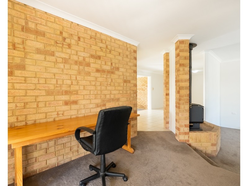 594 Safety Bay Rd, Waikiki WA 6169