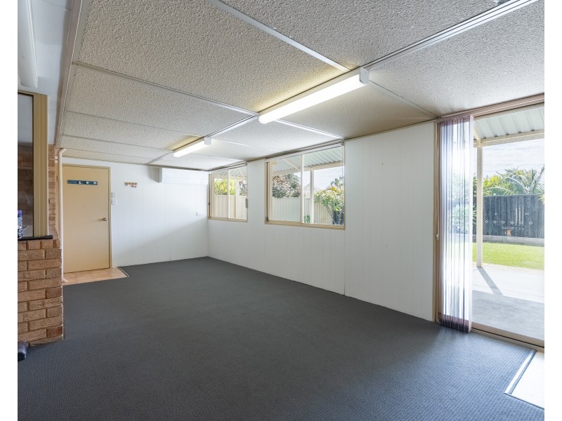 594 Safety Bay Rd, Waikiki WA 6169