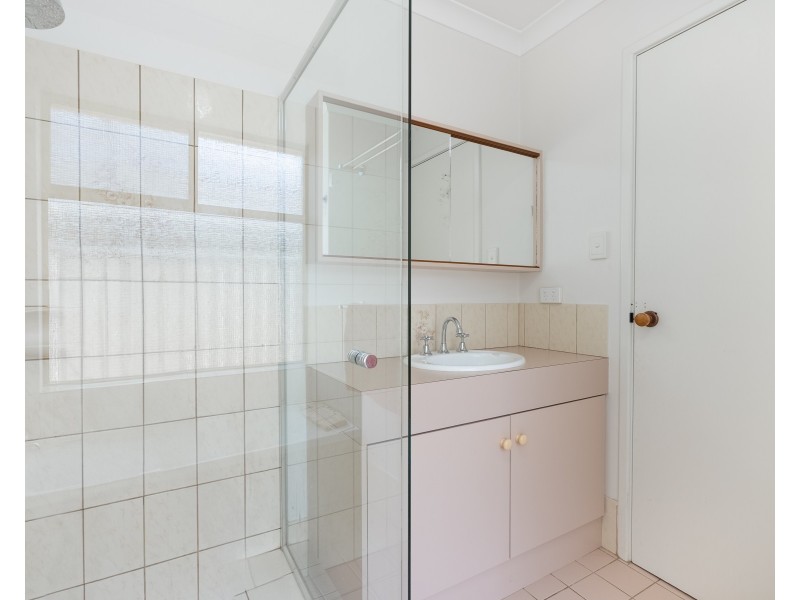 594 Safety Bay Rd, Waikiki WA 6169