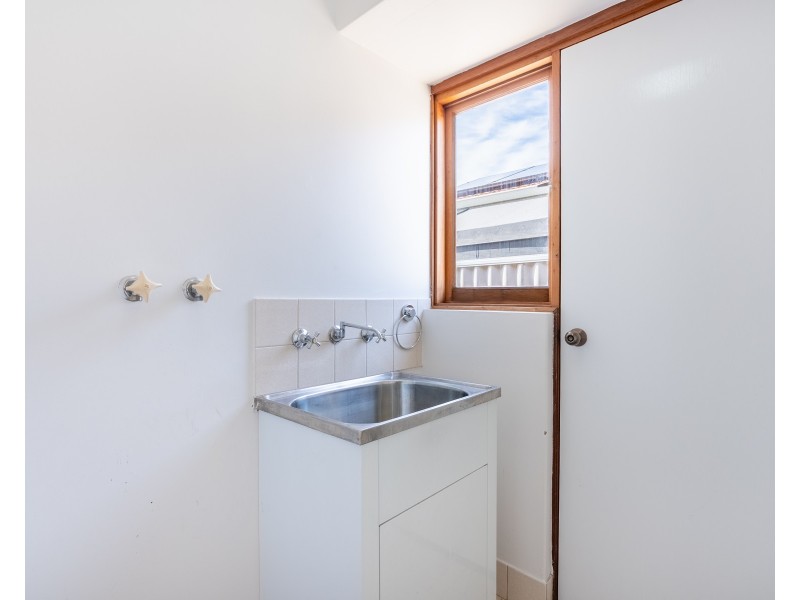 594 Safety Bay Rd, Waikiki WA 6169