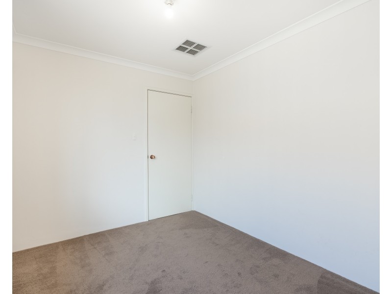 594 Safety Bay Rd, Waikiki WA 6169