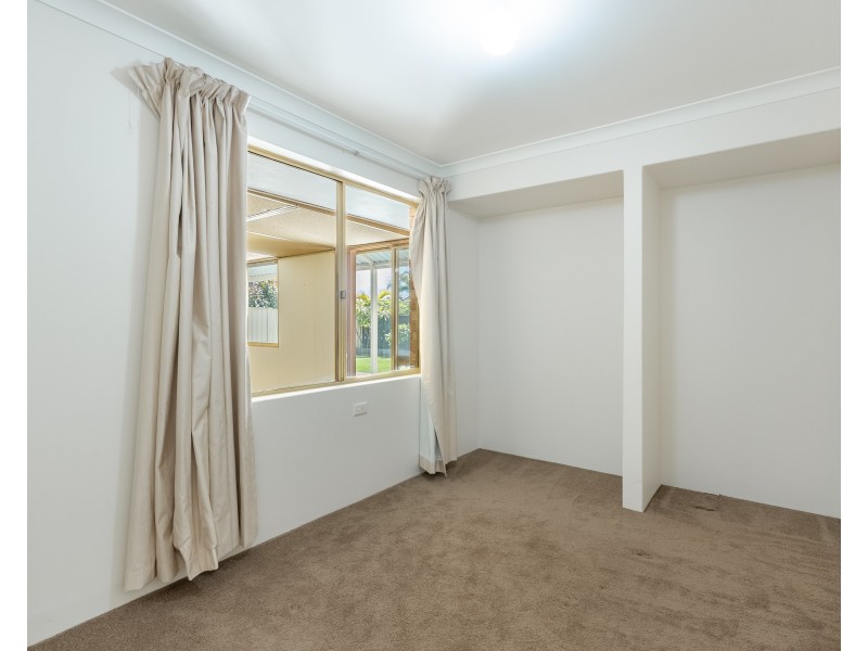 594 Safety Bay Rd, Waikiki WA 6169