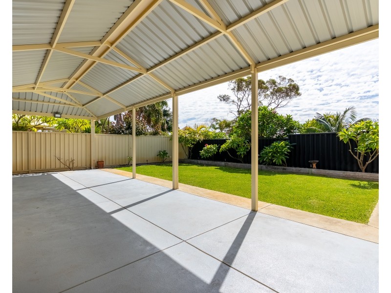 594 Safety Bay Rd, Waikiki WA 6169