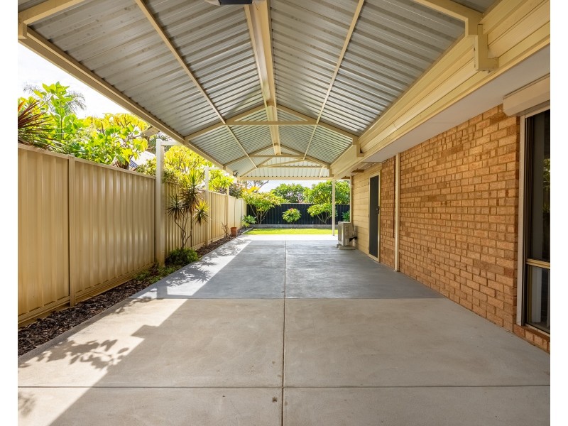 594 Safety Bay Rd, Waikiki WA 6169