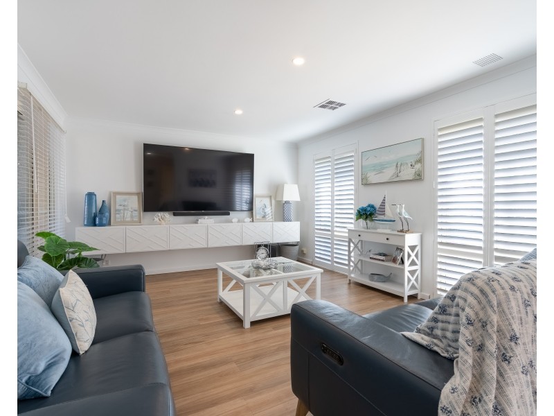 17 Coombs Street, Rockingham WA 6168