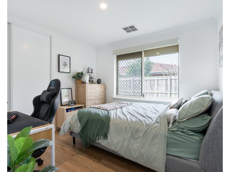 17 Coombs Street, Rockingham WA 6168