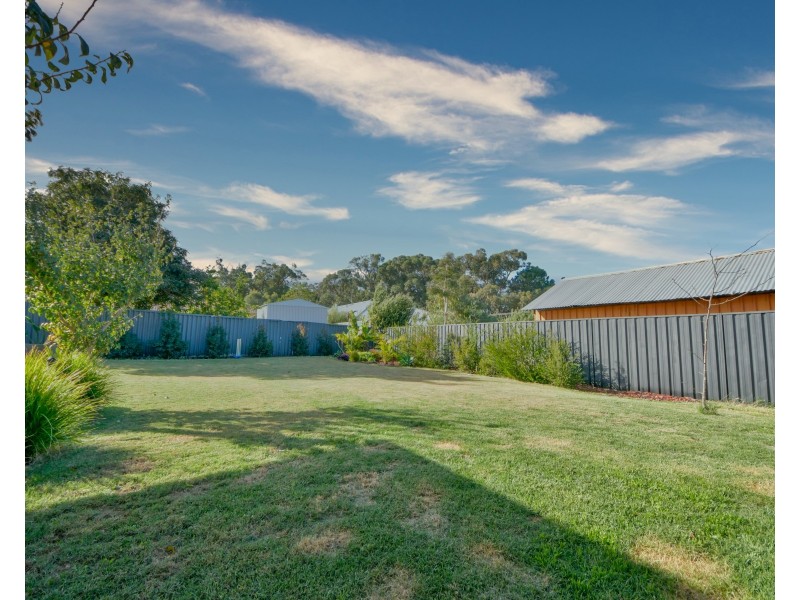 88 Wyeree Rd, Mandurah WA 6210